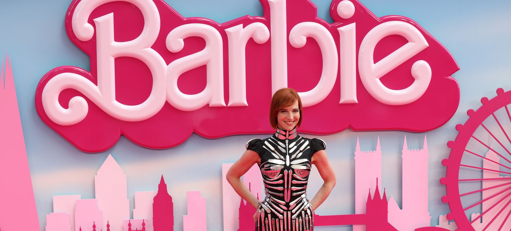 Hari Nef Barbie Doctora: ¿Quién es Hari Nef, la actriz trans de 'Barbie