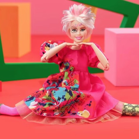 ¡Es oficial! Mattel pone a la venta la “Barbie rara”