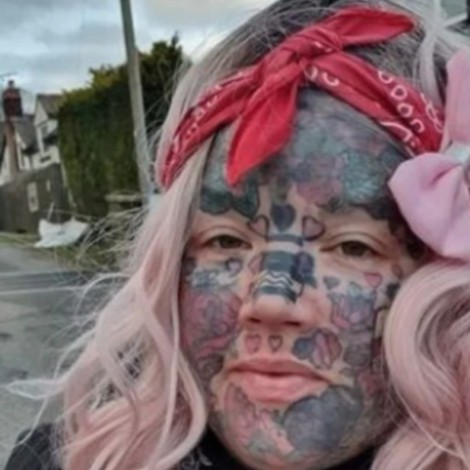 Mujer busca trabajo y no le dan porque tiene más de 800 tatuajes