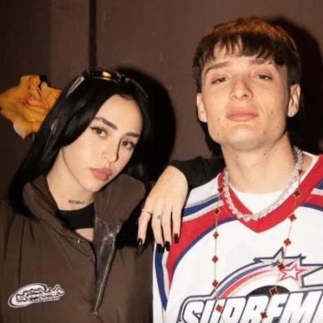 Con un beso en pleno escenario, Nicki Nicole y Peso Pluma confirman su romance