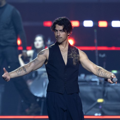 Estrena Joe Jonas tatuajes tras divorcio con Sophie Turner